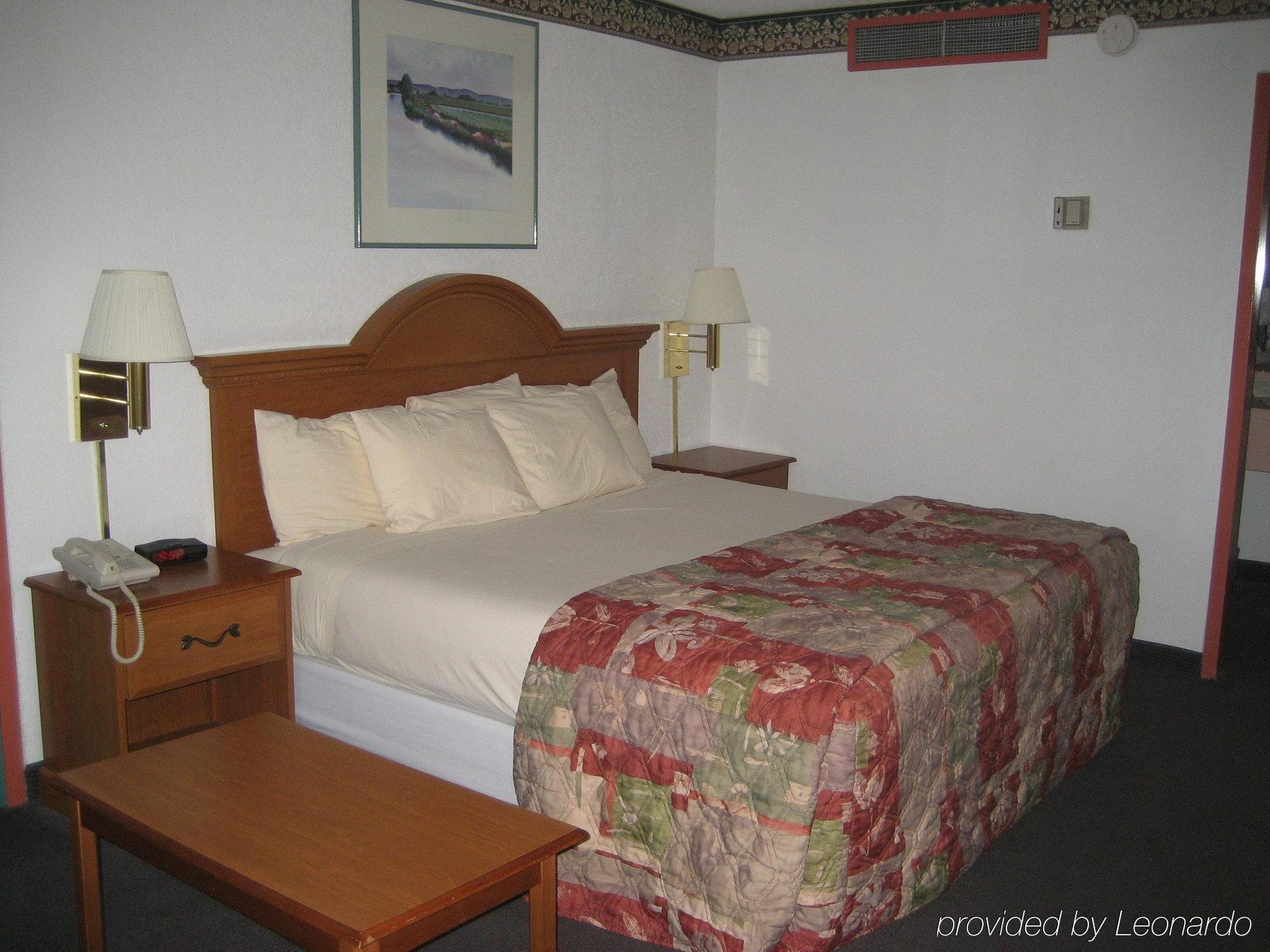 The Broadway Columbia - A Doubletree By Hilton Hotel Room photo