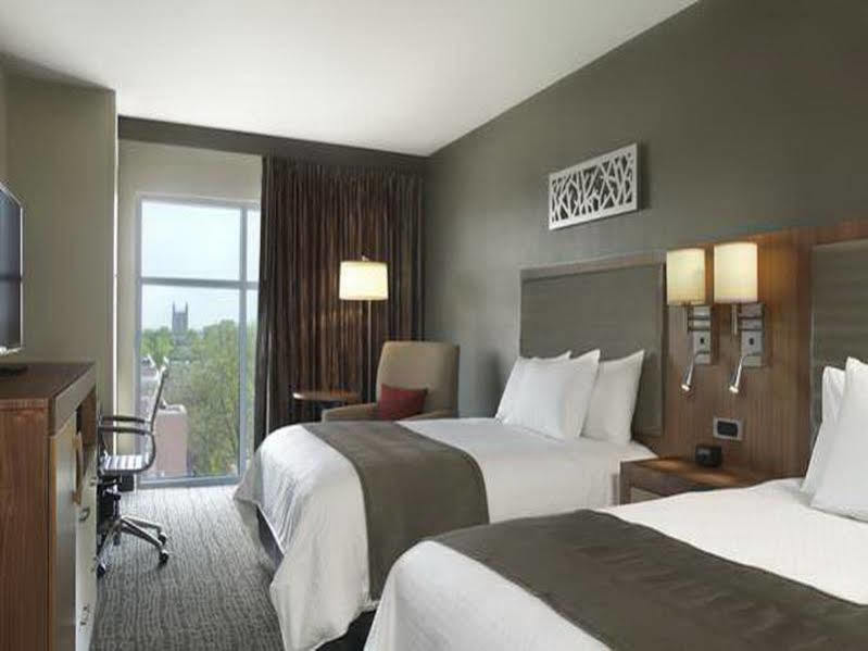 The Broadway Columbia - A Doubletree By Hilton Hotel Exterior photo
